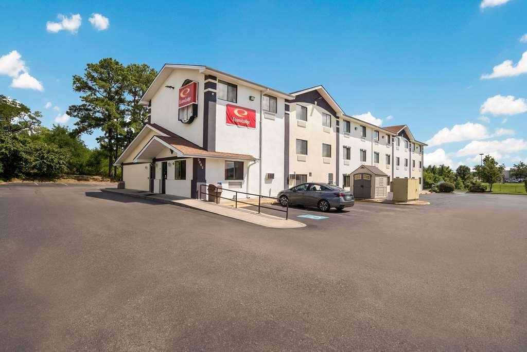 Econo Lodge Spotsylvania Town Center Fredericksburg Exterior photo