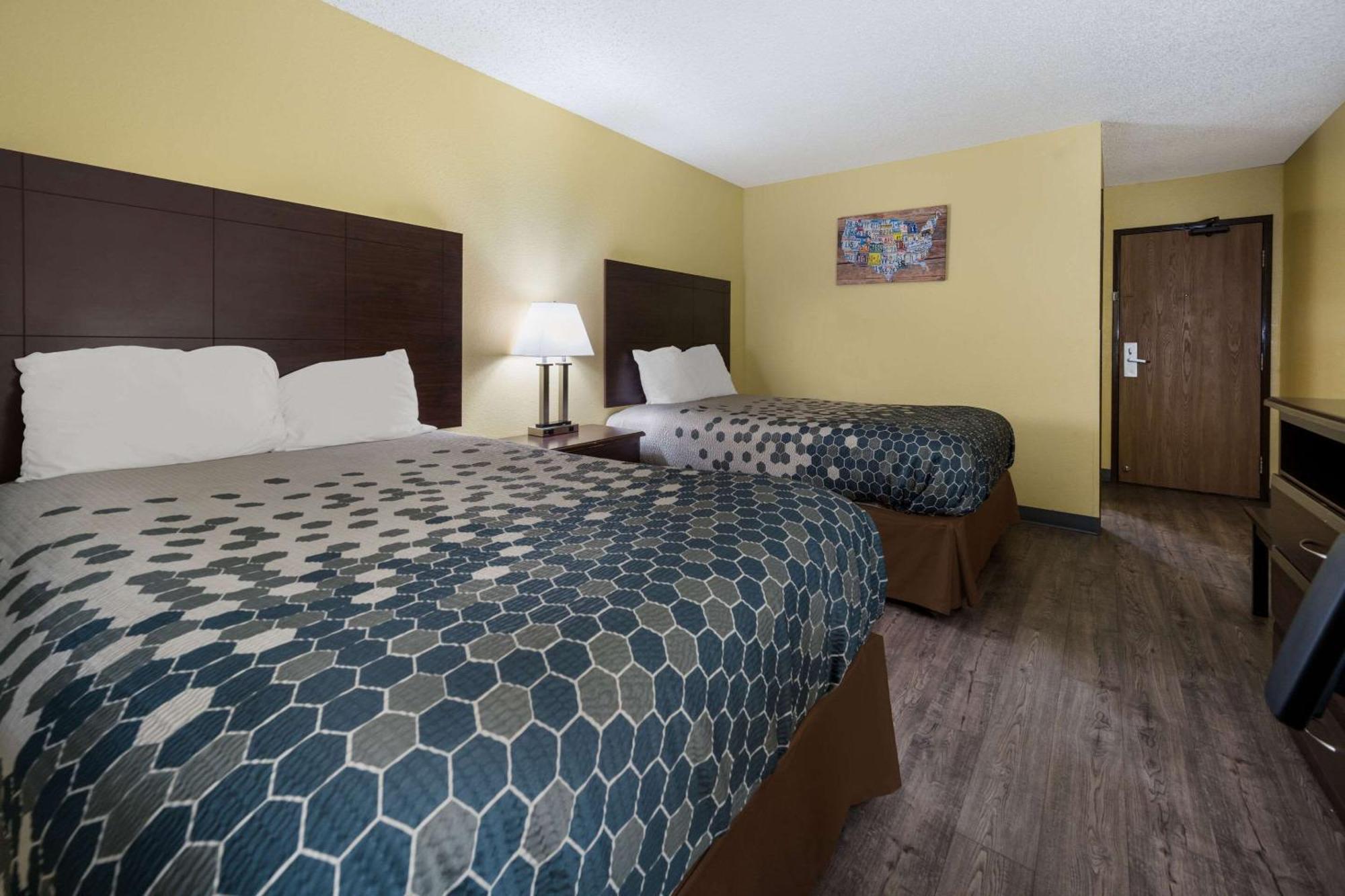 Econo Lodge Spotsylvania Town Center Fredericksburg Exterior photo
