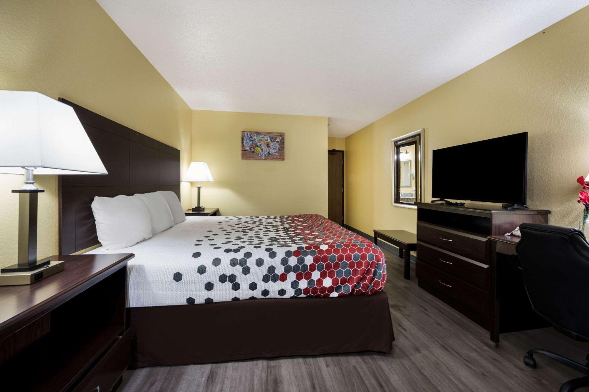 Econo Lodge Spotsylvania Town Center Fredericksburg Exterior photo