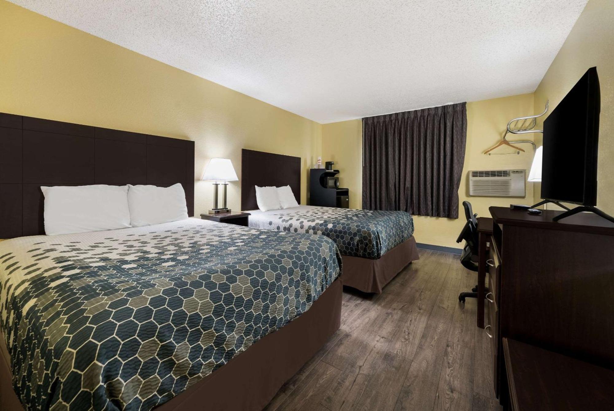 Econo Lodge Spotsylvania Town Center Fredericksburg Exterior photo